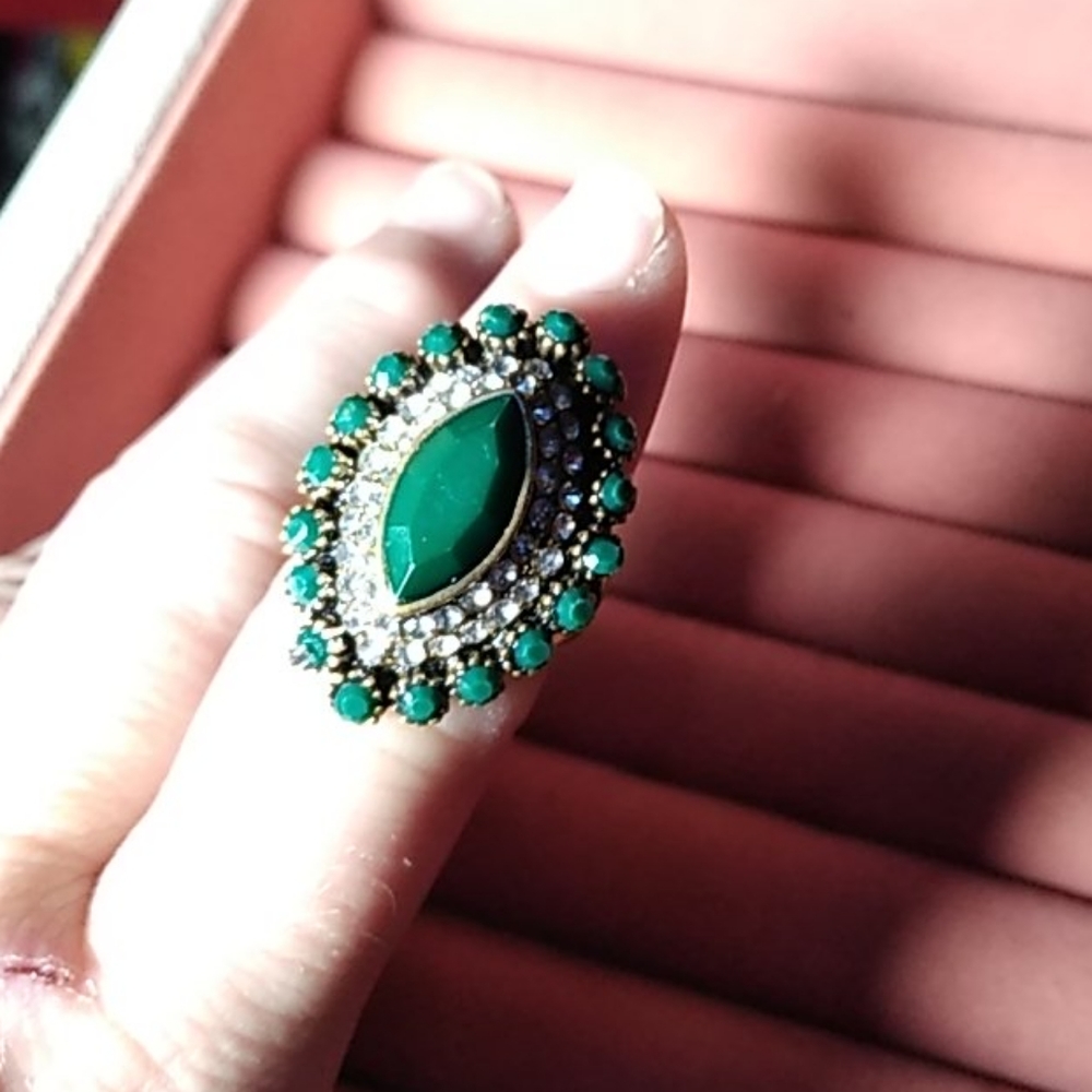 Ring - Picture 2 of 4